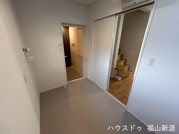 ランドリールームを完備!
雨の日や花粉の時期にも大活躍です◎