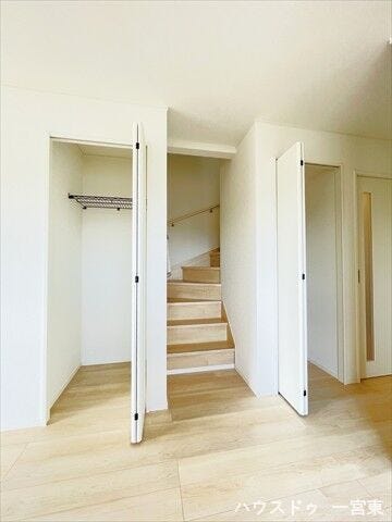 【リビング】
リビングイン階段を採用しました!家族が顔を合わす機会が増えるので、コミュニケーションが取りやすいですね。