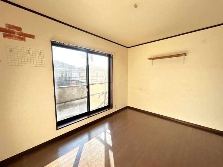 【リフォーム中】洋室の写真です。