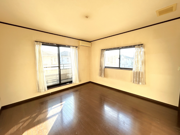 【リフォーム中】洋室の写真です。