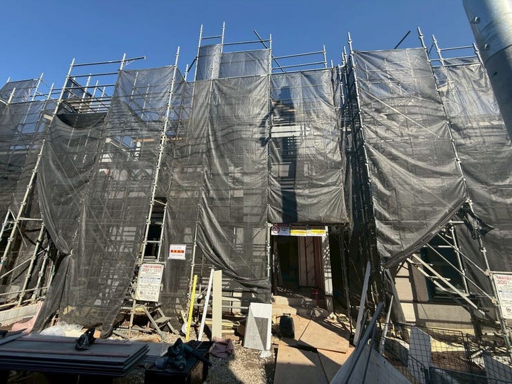 ◇売却査定相談◇
「急な転勤」「相続による売却」「金銭的な理由」など住まいの売却をそれぞれです。
仲介はもちろんのこと、弊社独自のネットワークで買取案件もご相談できます!