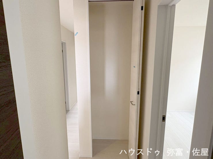 廊下収納付!掃除道具など片付けられます(^^)/
