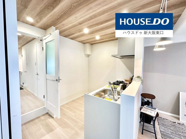 キッチン回りはダウンライト新設でとてもお手元明るいです。