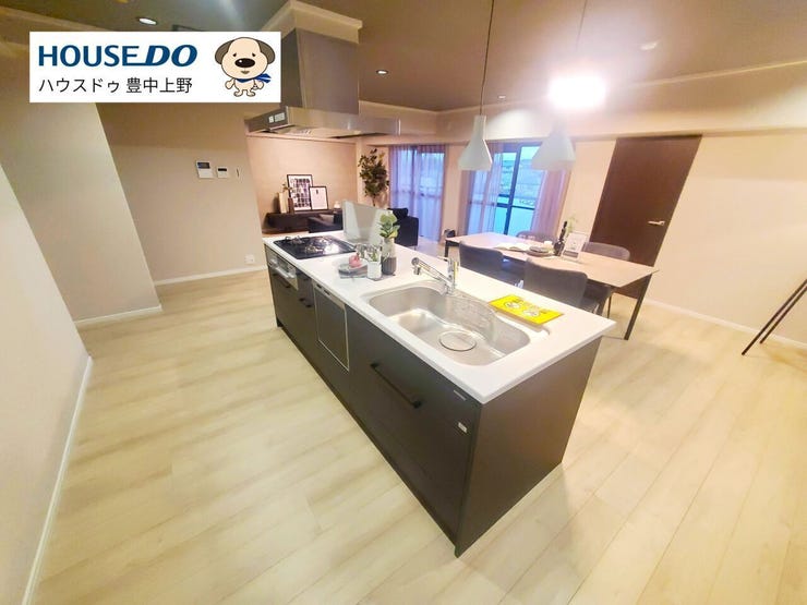 【キッチン】
解放感ある設備の整ったアイランドタイプのシステムキッチンです!