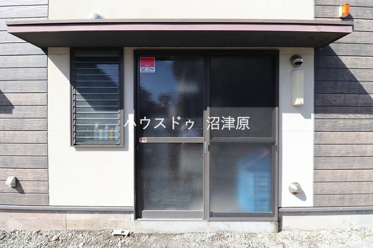 同敷地内に建つ焼肉屋さんの居抜き店舗