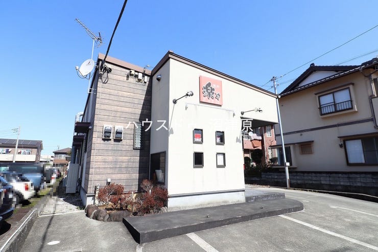 同敷地内に建つ焼肉屋さんの居抜き店舗