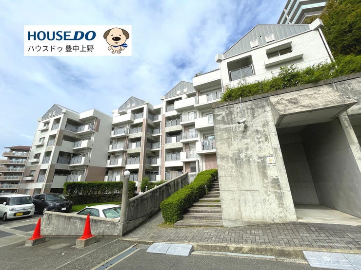 緑地が点在する緑豊かで閑静な住宅地に立地♪全8棟のビックコミュニティ!!お子様がいるご家庭にとてもオススメのマンションです!すぐ近くに公園もございます!