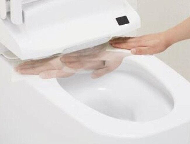 【お掃除リフトアップ】真上にしっかり上がるから、お掃除できなかったすき間汚れが奥まですっきり拭き取れます。