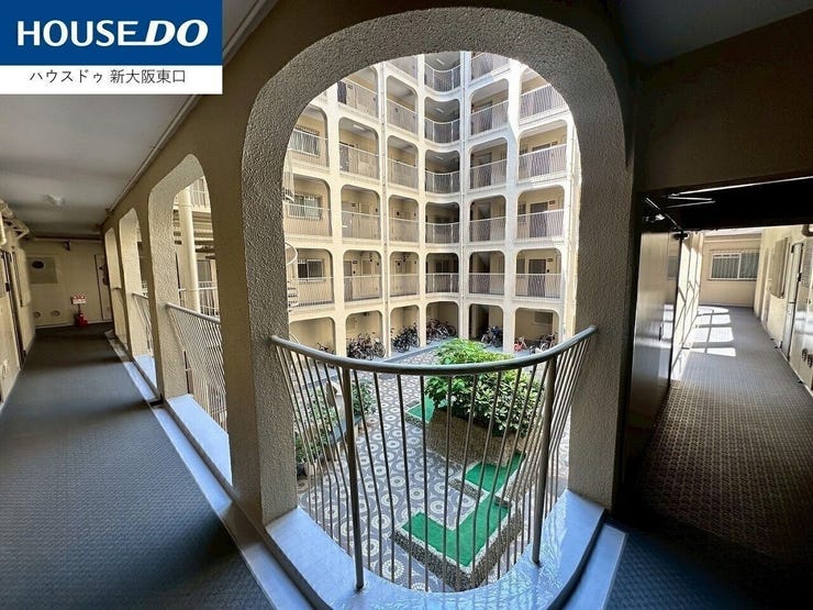 中庭があり外国風な造りと雰囲気です。