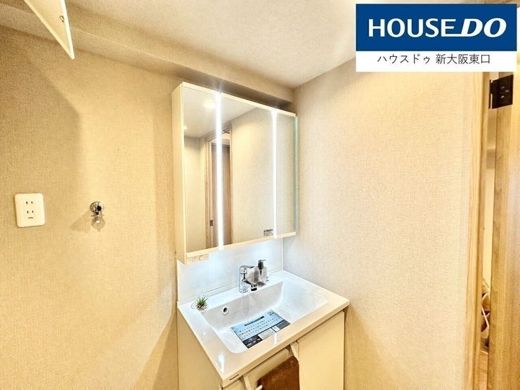 6.1帖広々洋室小窓付き!