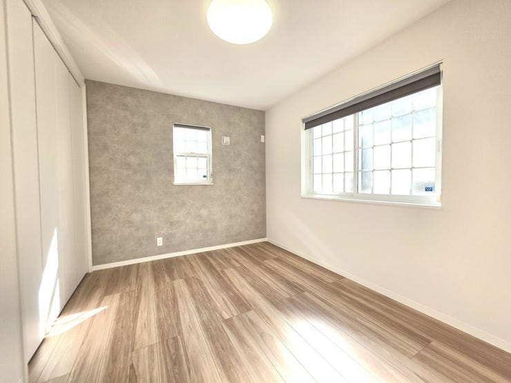 洋室6帖は、寝室や子ども部屋にぴったりのサイズ!
家具の配置もしやすく、快適な空間を演出できます♪