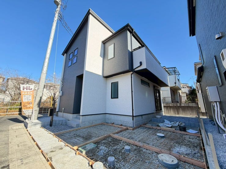 ◇現地見学会開催中◇
平日や仕事終わりの夜でも「今日見てみたい!」そんなときでもOK♪
お電話1本でスタッフがすぐに駆けつけます!
048-762-8871こちらから