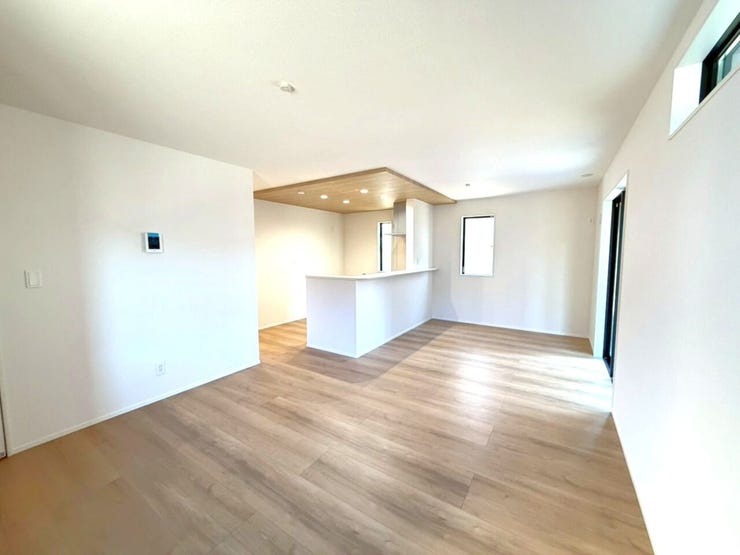 ◇ご案内方法◇
ご来店いただかなくても、現地待ち合わせ・自宅、最寄りまでの送迎サービスで柔軟に対応!周辺環境や他にも見たい物件もあわせてご案内できます!