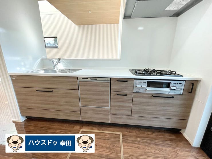 食器洗浄乾燥機付きのシステムキッチンで、作業効率が上がるキッチンになっております♪