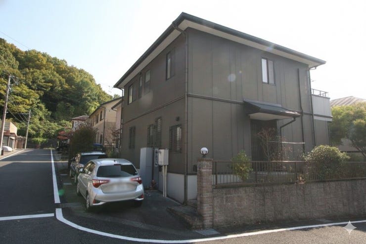 【外観】
トヨタホーム施工の軽量鉄骨住宅!安心の品質と開放感あふれる北西角地!