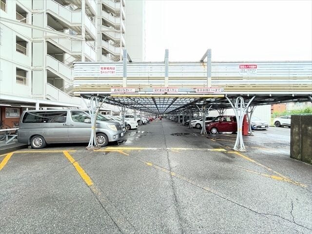 【駐車場】
