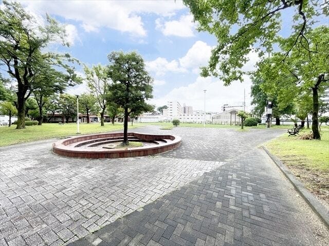 【マンション敷地内にある散歩道】