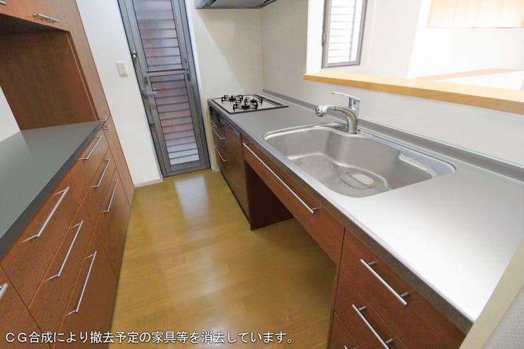 ※こちらの写真は家具消し等の加工を行っております。