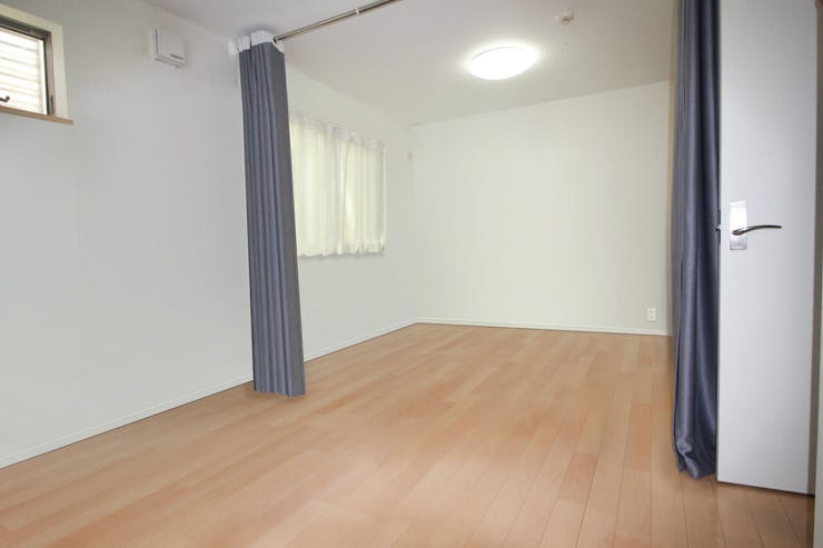 ※こちらの写真は家具消し等の加工を行っております。