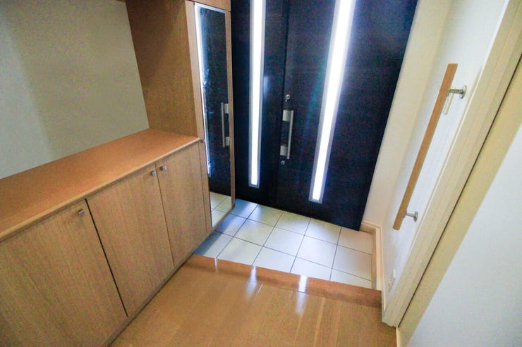 ※こちらの写真は家具消し等の加工を行っております。