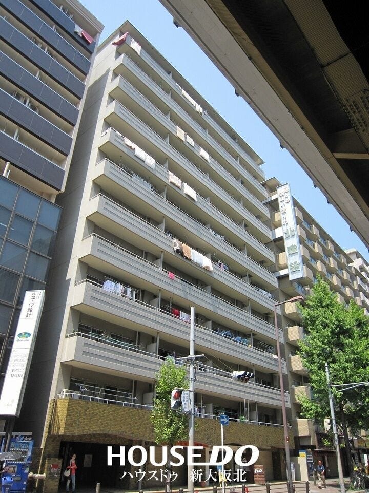 ---周辺環境---
■東三国小学校・・・徒歩4分
■東三国中学校・・・徒歩2分
■スーパー・・・徒歩2分
■コンビニ・・・徒歩3分