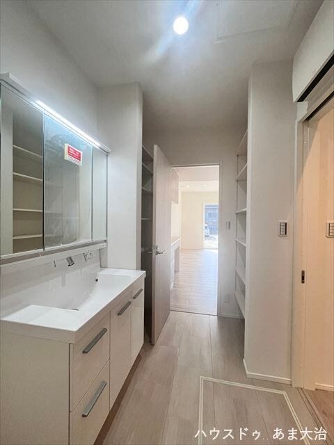 浴室~洗面~キッチンまでアクセスのいい動線で水廻りの家事もスムーズに行えます。