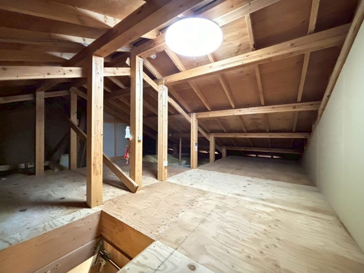 小屋裏収納です。