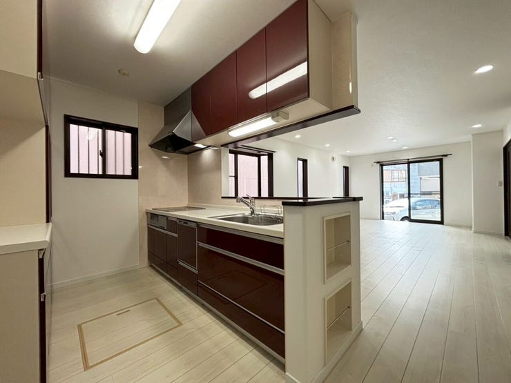 カウンターキッチンでご家族の様子を見ながら
お料理できます♪