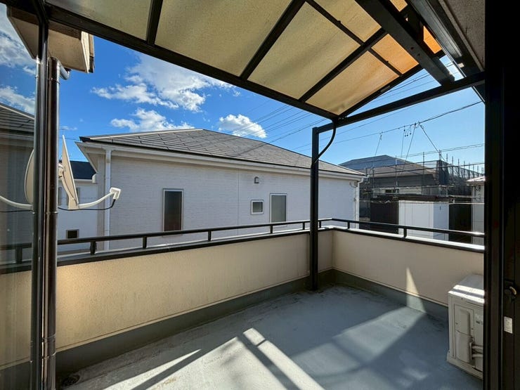 2階バルコニーです。
南向きで日当たり良好♪