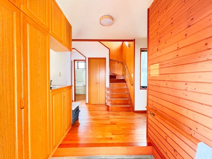 木材を活かした玄関♪
玄関がお家の「顔」!