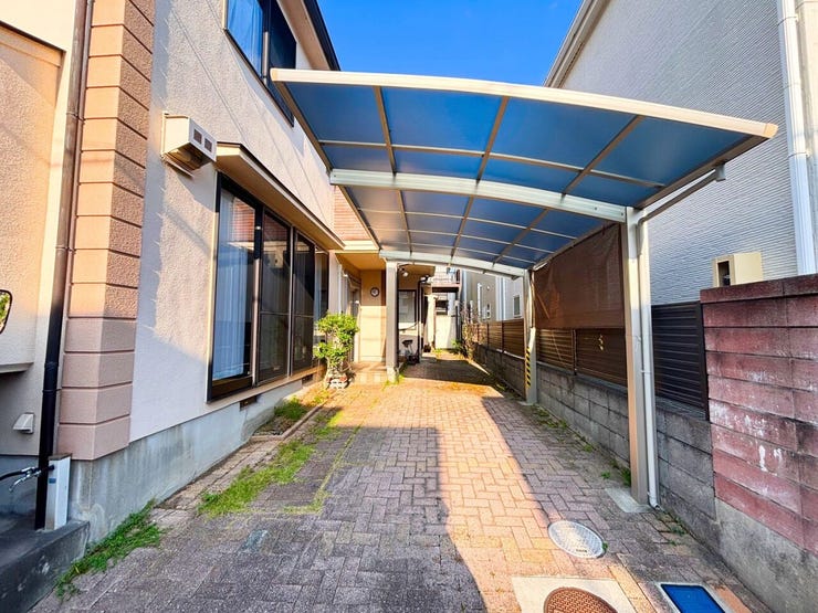 駐車場です。
普通車2台とめられます!
近隣に月決駐車場もございます(要空き確認)