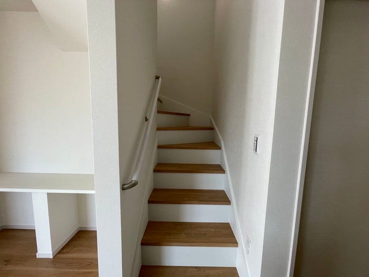 ◇リビング階段◇ 同仕様
ご家族と自然と顔を合わせられるリビング階段仕様♪