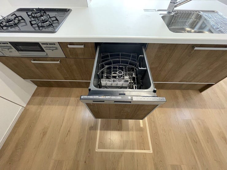 ○食器洗浄乾燥機○ 同仕様
キッチンには嬉しい食洗機付き♪
家事の時短や手荒れの防止、節水などメリットいっぱい♪