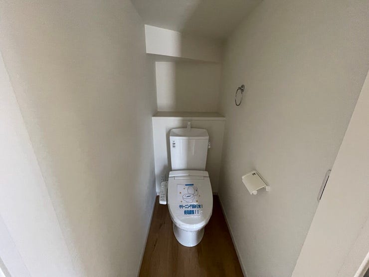 ◇トイレ◇ 同仕様
1階2階とも温水洗浄便座♪
便座が暖かく、冬でも快適です♪