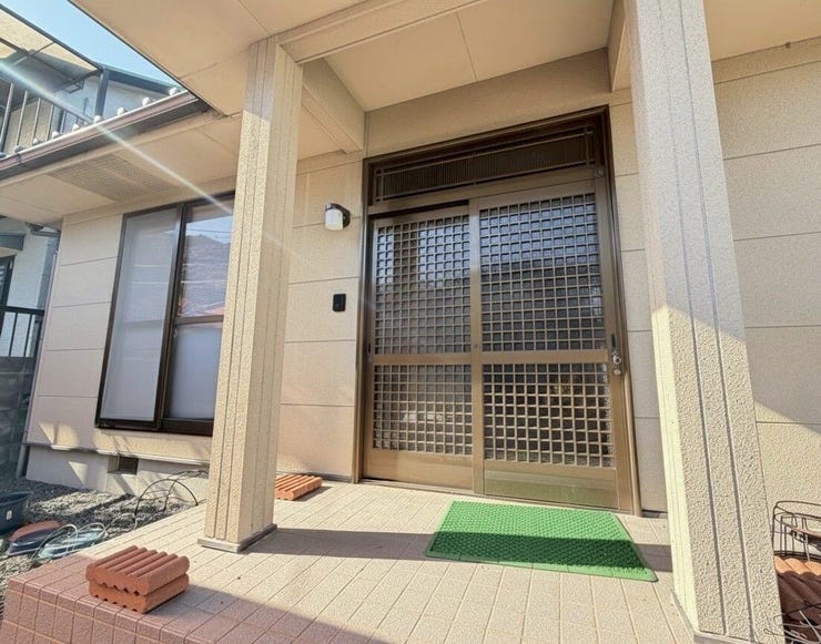 庇の範囲も広いので、雨の日は濡れずに準備できそうです♪