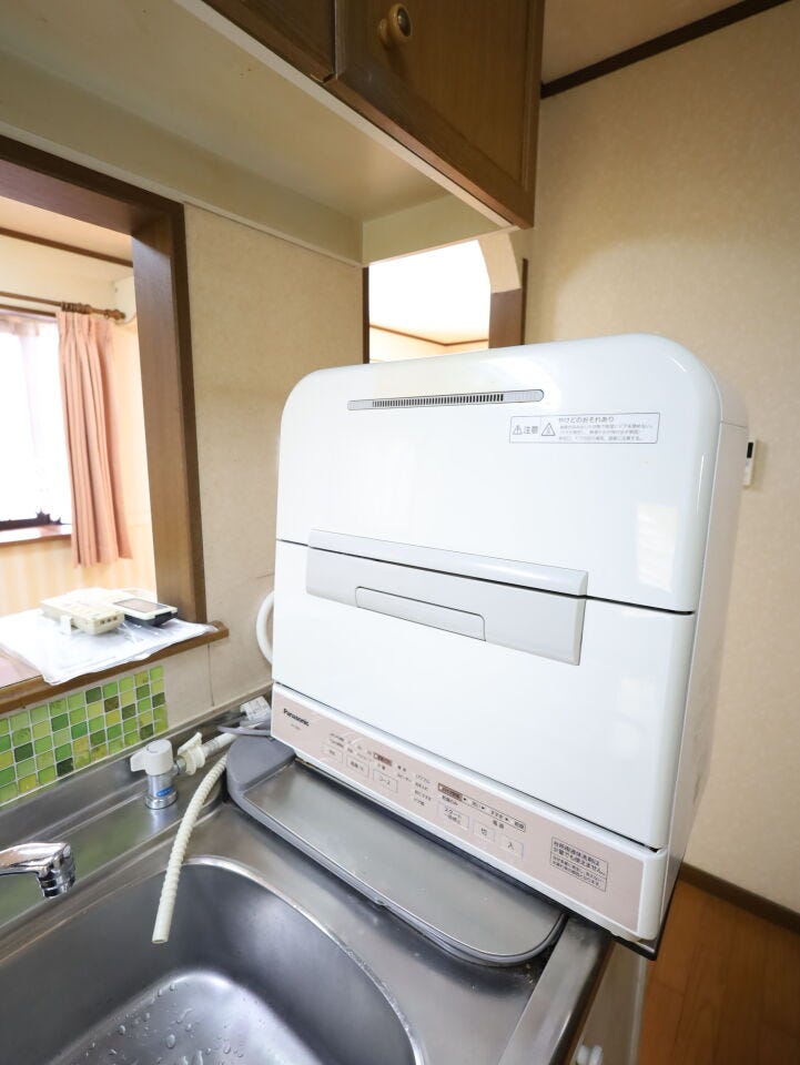 家事の時短が嬉しい食洗機付き。お食事あとにご家族団欒の時間も増えます。