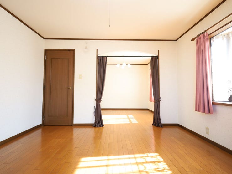 洋室は仕切って2部屋として使えるため、プライベート空間をしっかり確保。兄弟姉妹の個室や書斎スペースにも最適です。