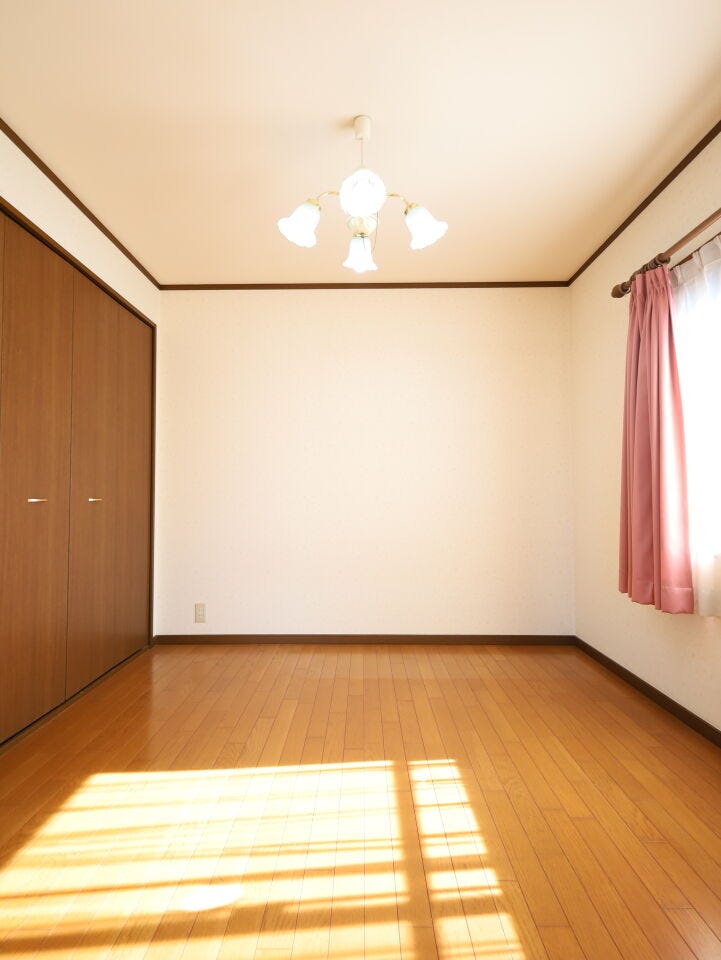 在宅ワークや趣味の他、身支度のスペースとしてもご活用いただけます。