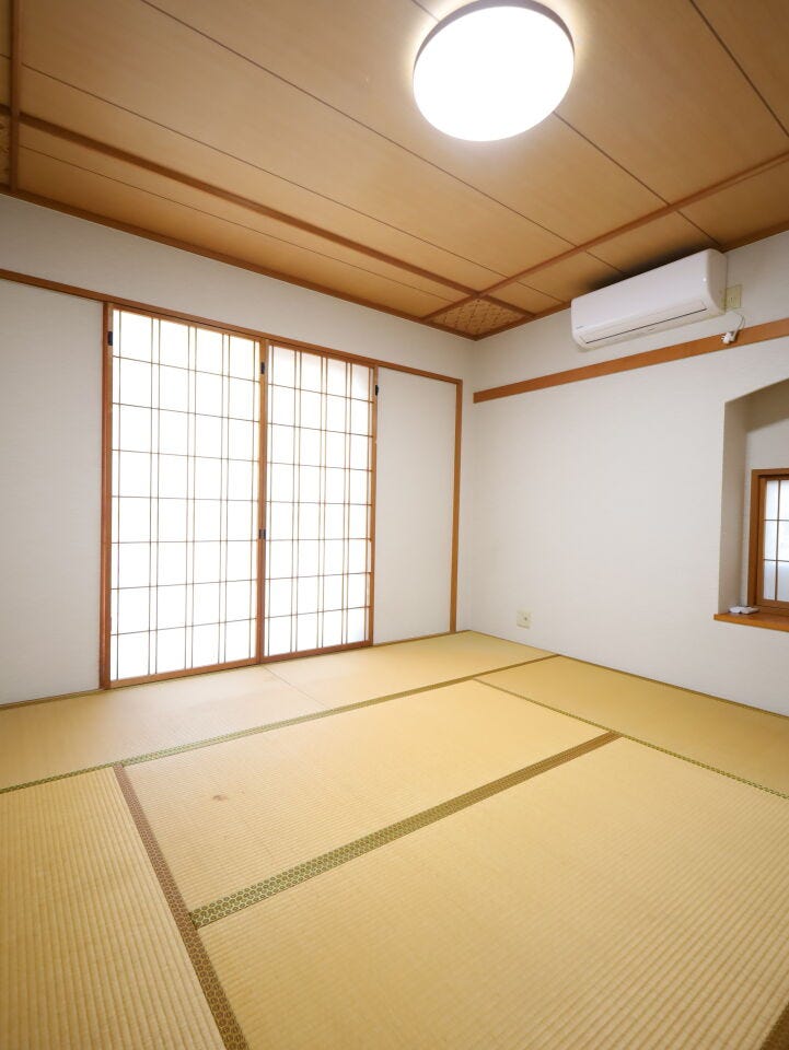 寝室にも客間にもできる1階和室です。いぐさの香りにも癒されます。