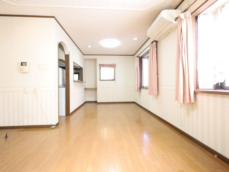 ダイニングとリビングをきれいにわけられる間取りに。お食事とくつろぎの時間の切り替えもしやすく!