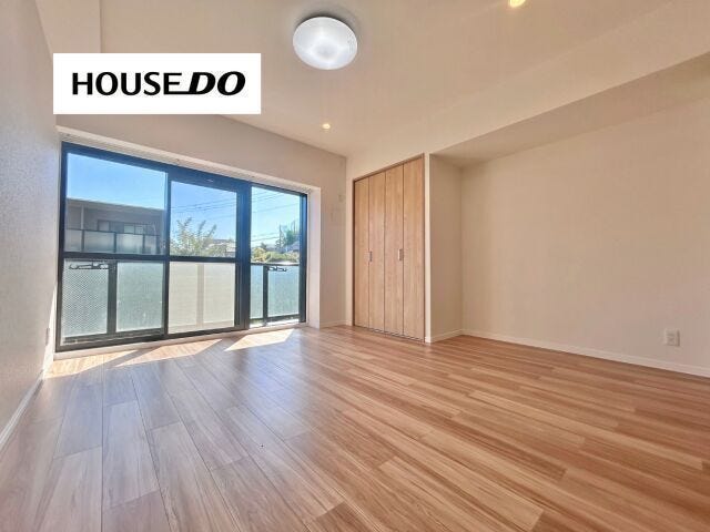 各部屋収納ございます♪南向きなので、日当たり良好♪二重サッシで音も気になりません!