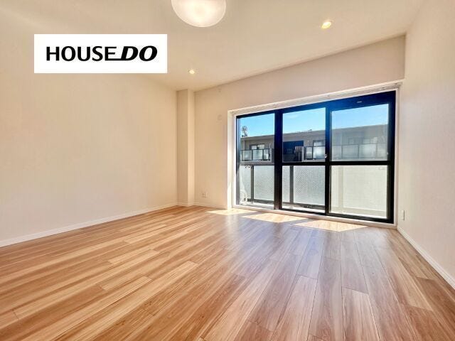 南向きなので、日当たり良好♪二重サッシで音も気になりません!