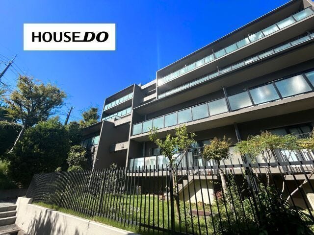 緑に囲まれた閑静な立地です♪