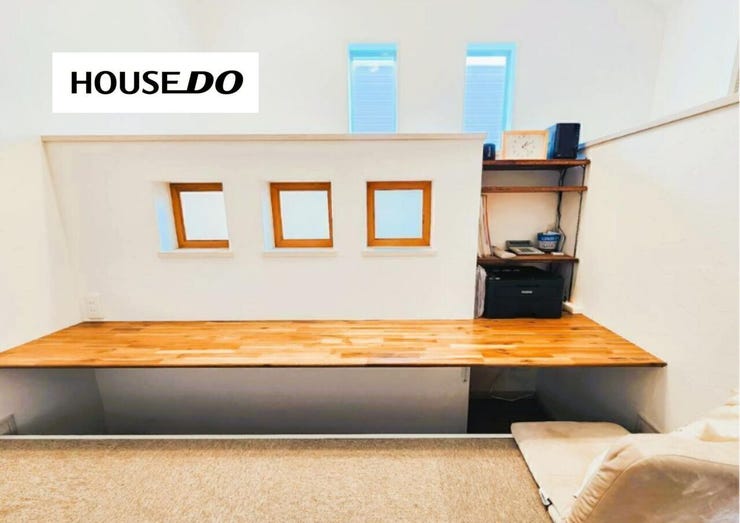 2階のホールスペースにカウンターを付けることで、読書や勉強スペースに♪