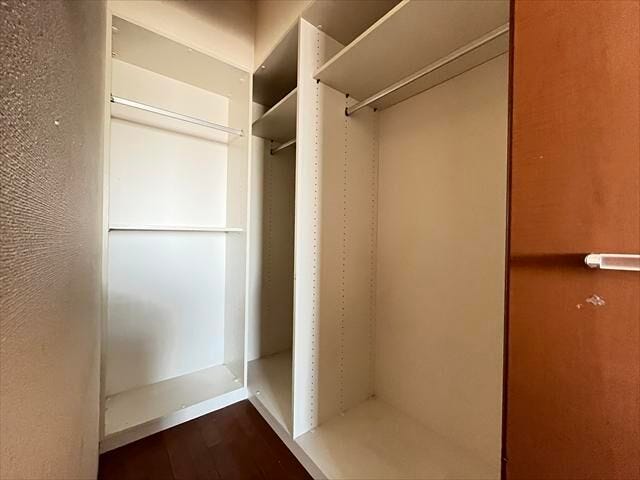 WIC付き6.5帖洋室:お洋服はもちろん、スーツケースなどの大物もしっかり収納できます。
(2026年1月9日撮影)