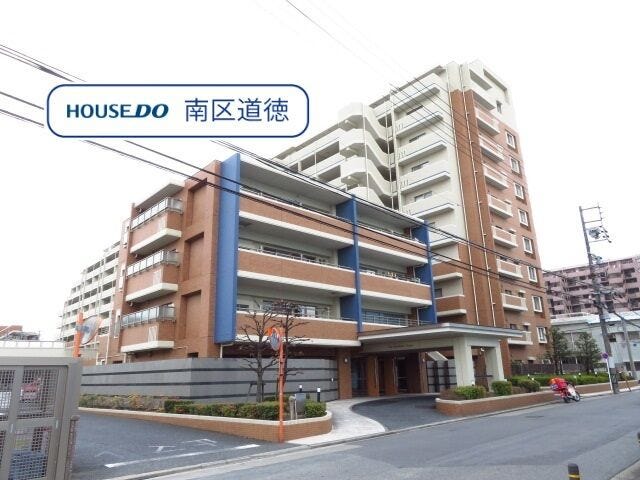 マンションの西隣に「アピタ名古屋南店」さんがあり、お買い物も歩いて楽々です♪