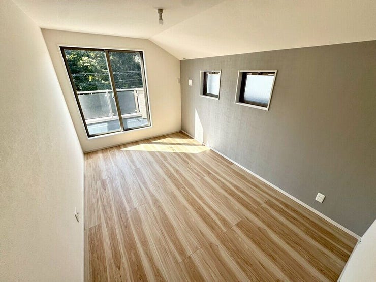 【Bedroom】ナチュラルな内装で、リラックスできる空間。寝室や書斎にも最適です。