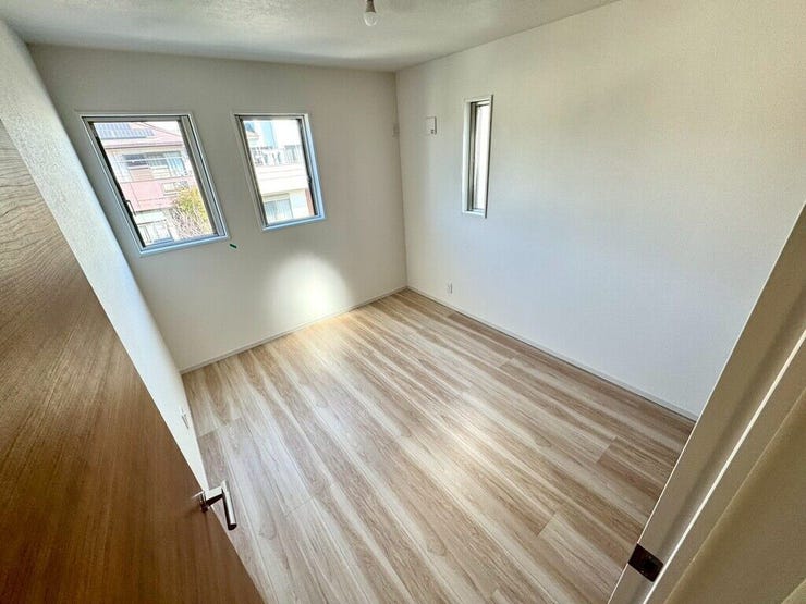 【Bedroom】主寝室や子ども部屋、在宅ワークにも使える洋室。暮らしに合わせて自由にレイアウトできます。