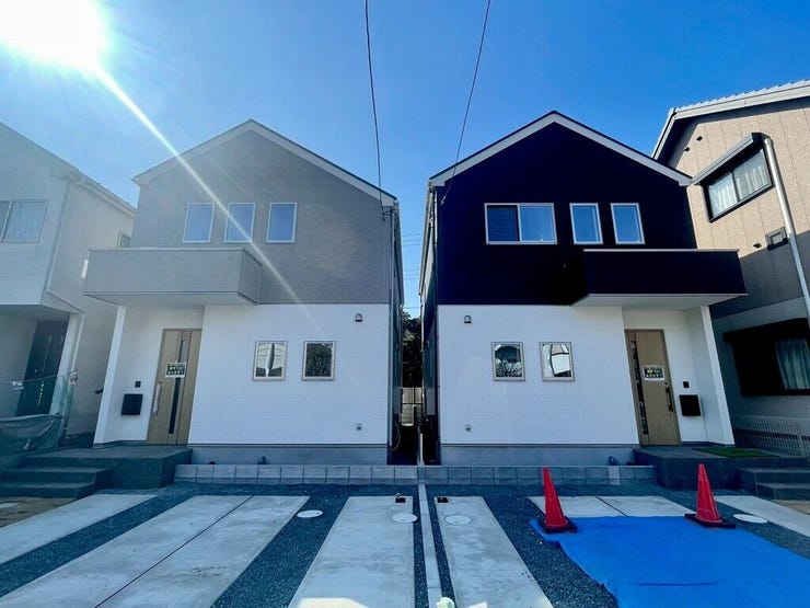 【Exterior】スタイリッシュな外観。周囲に調和する落ち着いた佇まいが魅力です。