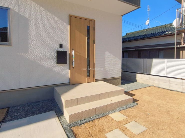 ◎玄関ポーチ(1/9撮影)